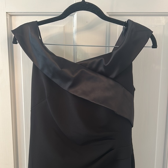 Floor length gown - Worn once - size 4 - Picture 2 of 6